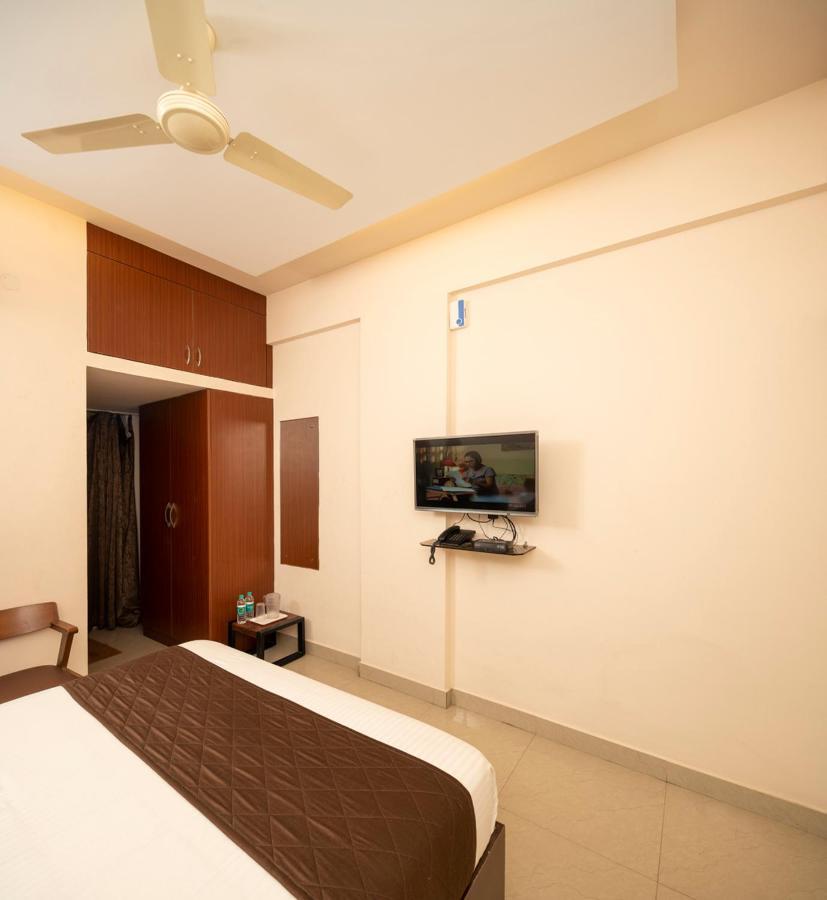 Hotel Balinova Bangalore Buitenkant foto